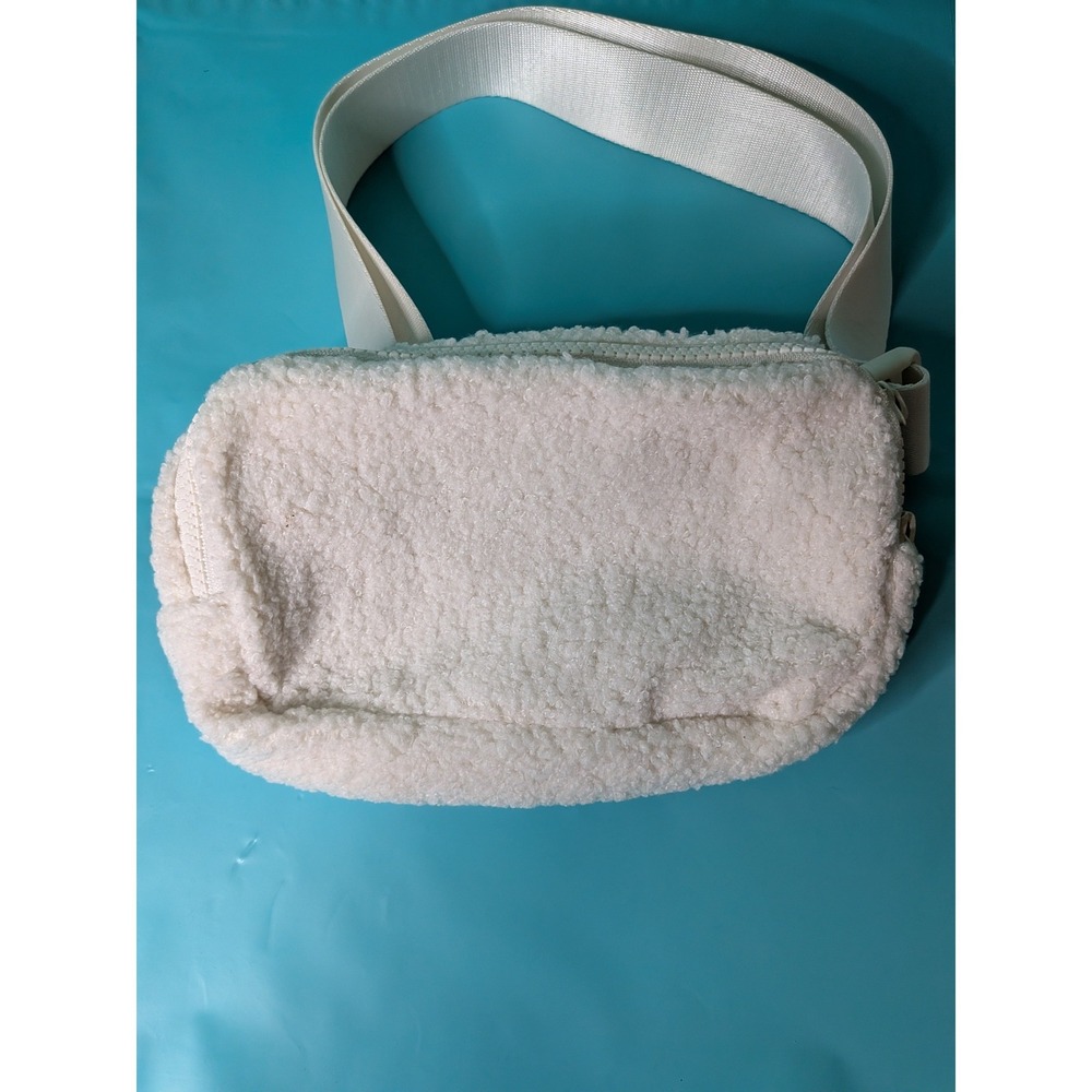 Lululemon Everywhere Belt Bag Fleece Ivory White Sherpa Crossbody Handbag